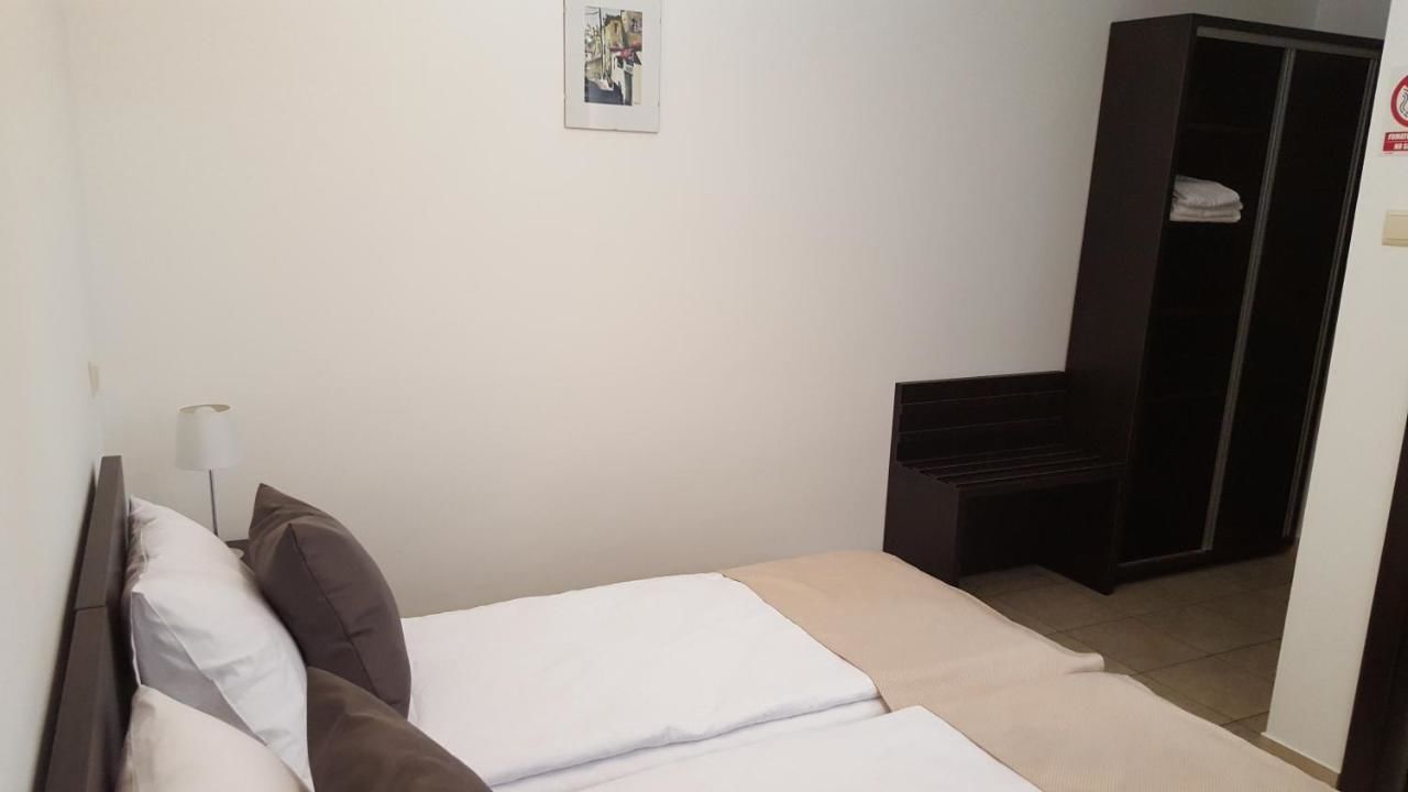 Гостевой дом Vis A Vis Studio Бухарест