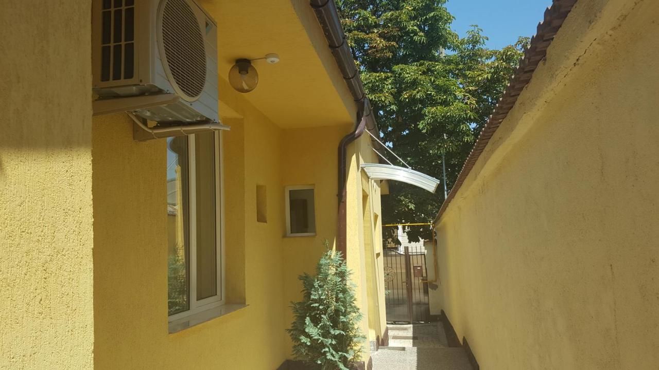 Гостевой дом Vis A Vis Studio Бухарест-7