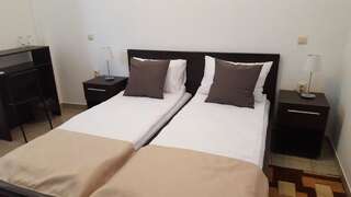 Гостевой дом Vis A Vis Studio Бухарест Двухместный номер с 1 кроватью и собственной ванной комнатой-1