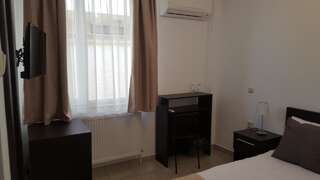 Гостевой дом Vis A Vis Studio Бухарест Двухместный номер с 1 кроватью и собственной ванной комнатой-4