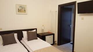 Гостевой дом Vis A Vis Studio Бухарест Двухместный номер с 1 кроватью и собственной ванной комнатой-8